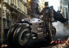 The Flash Movie Masterpiece Akční Figurka wih Vehicle 1/6 Batman & Batcycle Set 30 cm Hot Toys