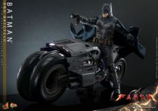 The Flash Movie Masterpiece Akční Figurka wih Vehicle 1/6 Batman & Batcycle Set 30 cm Hot Toys