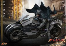 The Flash Movie Masterpiece Akční Figurka wih Vehicle 1/6 Batman & Batcycle Set 30 cm Hot Toys