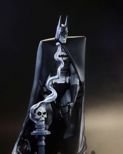 DC Direct Soška 1/10 Batman Black & White by Bill Sienkiewicz 20 cm