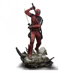 Deadpool 3 Legacy Replika Soška 1/4 Deadpool 58 cm Iron Studios