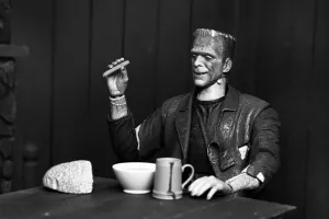 Universal Monsters Akční Figurka Ultimate Frankenstein's Monster (Bride of Frankenstein) (B&W) 18 cm NECA